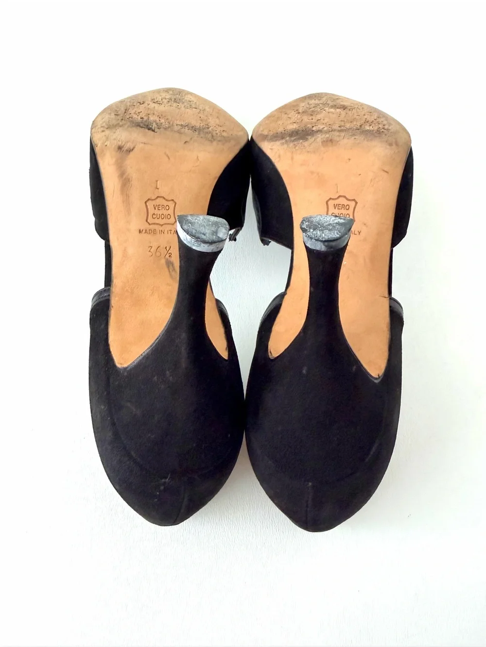 MANOLO BLAHNIK | Vintage Y2K Scroll Pumps Black Suede D’Orsay EU 36.5 US 6.5